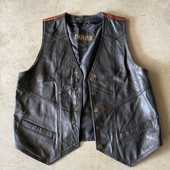 Men’s Leather vest - Picture 1 of 3
